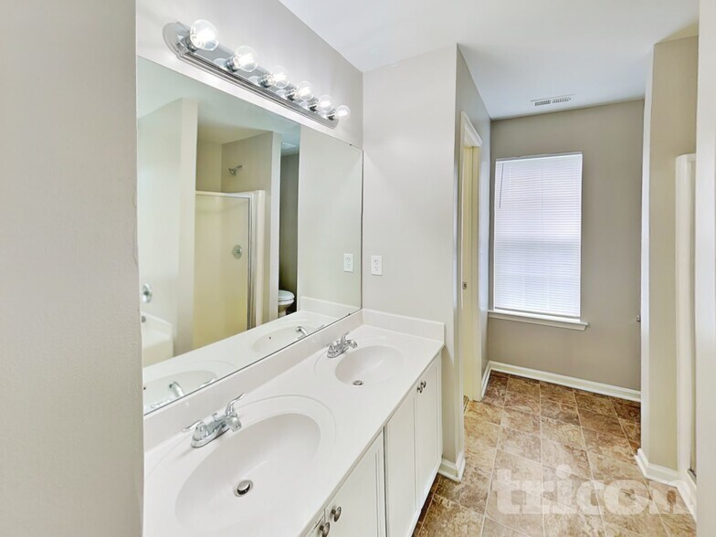 Building Photo - 106 Newport Dr