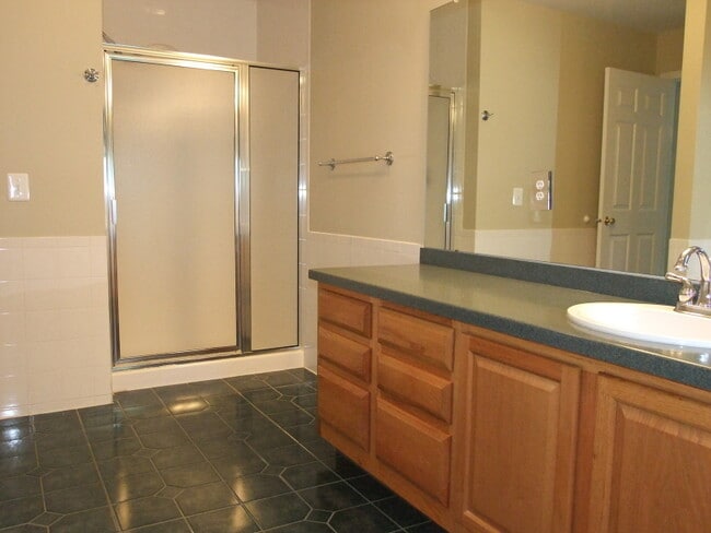 Building Photo - 12 Roxiticus Ct