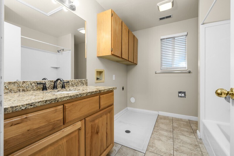 Building Photo - 756 N 1060 W