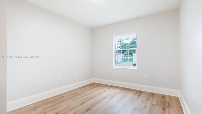 Building Photo - 49 Alcantarra Ave