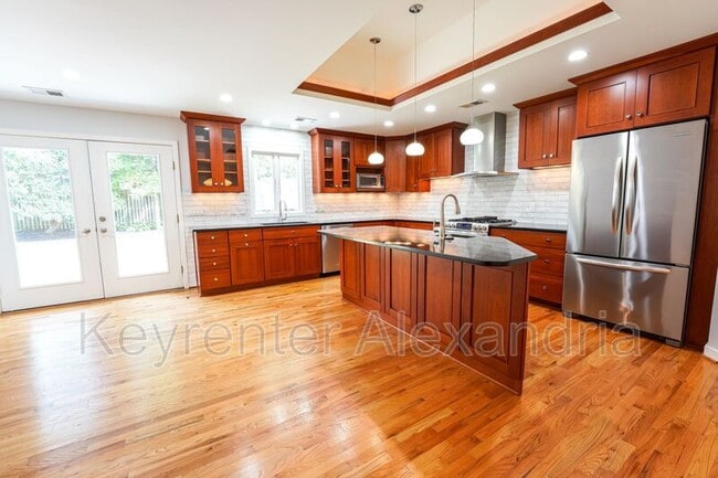 Building Photo - 906 Neal Dr