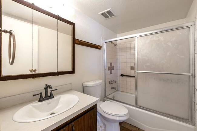 Building Photo - 2-bedroom, 2-bathroom in Scottsdale, AZ.