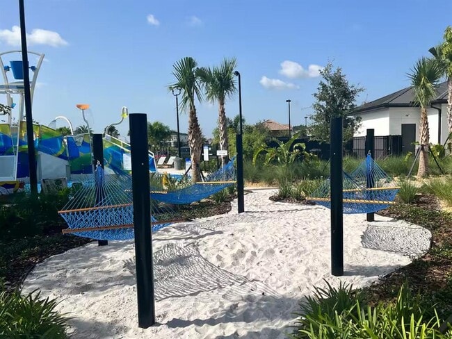 Building Photo - 1043 Splash Shot Pl