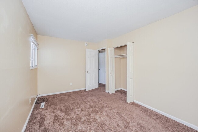 Building Photo - 25240 Sandhurst Rd