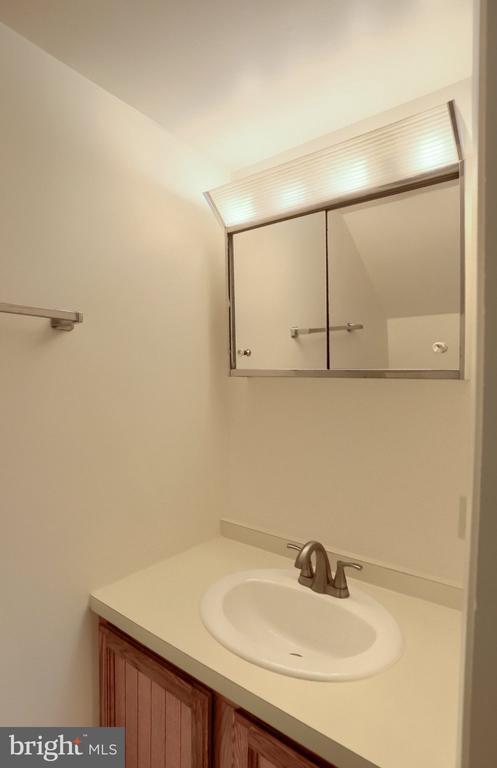 Building Photo - 730 Cambridge Ct