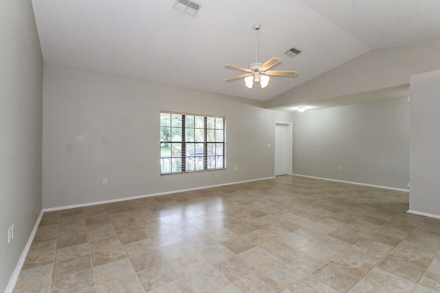 Building Photo - 3116 50th Ave Dr E