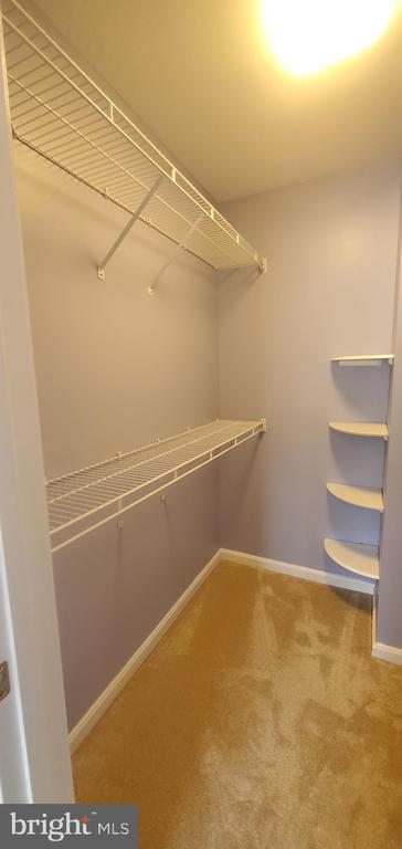 Building Photo - 8202 Catbird Cir