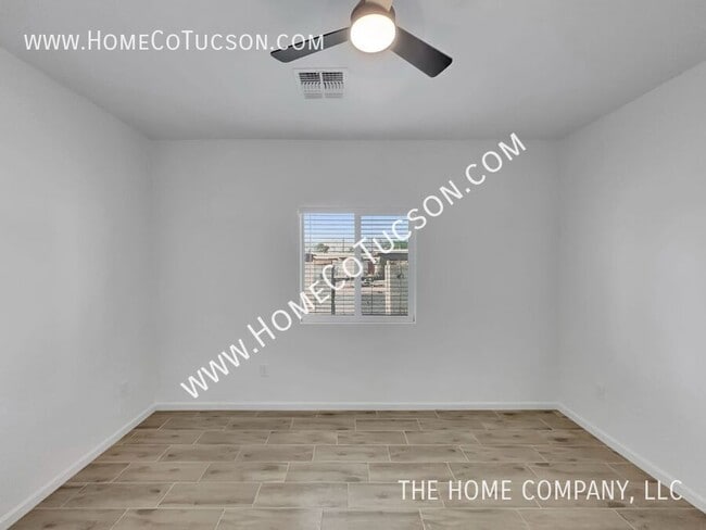 Building Photo - 1603 S Van Buren Ave