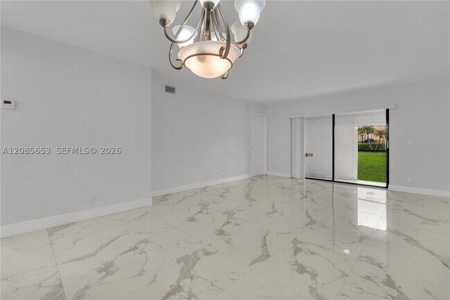 Building Photo - 6475 W Oakland Park Blvd