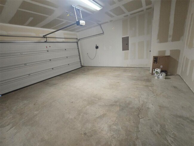Building Photo - 520 Falkland Trace