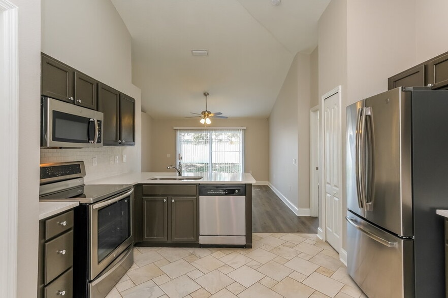 Building Photo - 6927 Waterbrook Ct