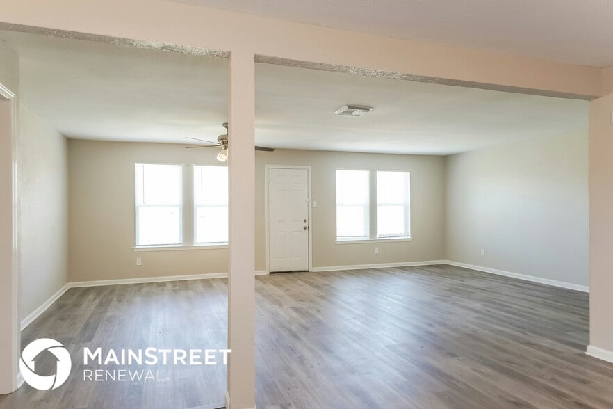 Building Photo - 1214 Twining Oaks Ln