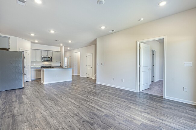 Building Photo - 3520 Bells Lk Cir
