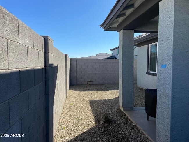 Building Photo - 17376 W Paraiso Ln