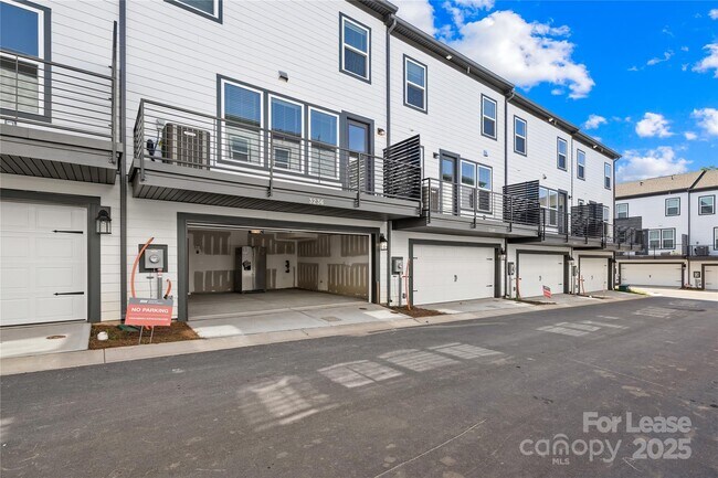 Building Photo - 3236 Stelfox St