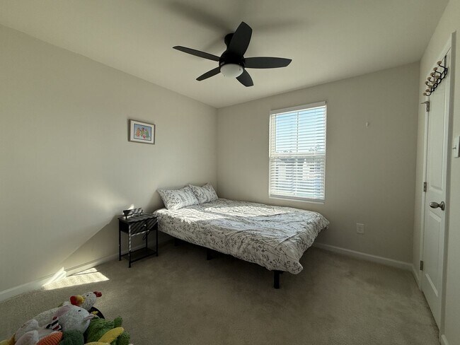 Building Photo - 4 Bedroom Modern Home in York County