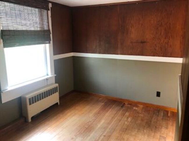 Building Photo - 381 Marlboro St