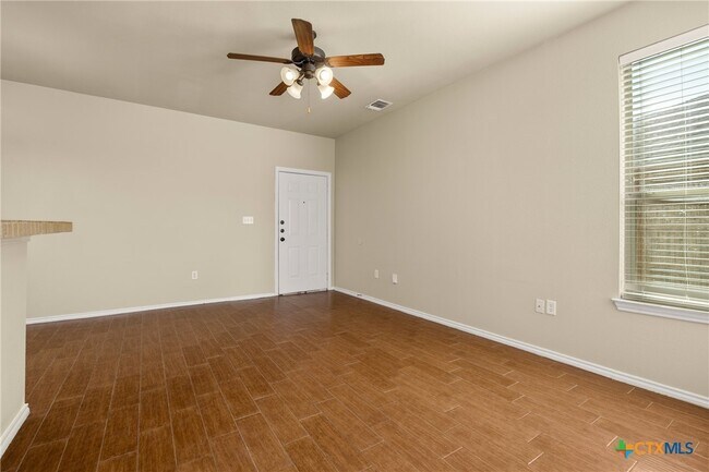 Building Photo - 1011 Brown Rock Dr