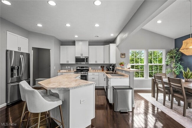 Building Photo - 3071 Liberty Ledges Dr