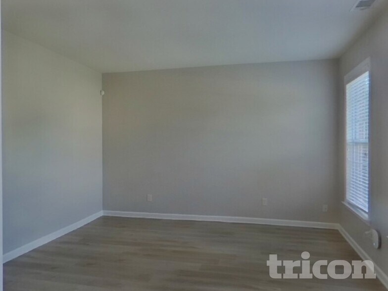 Building Photo - 7259 Madison Cir