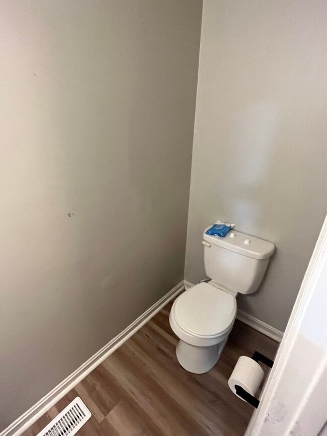 Building Photo - Beautifully renovated 3 bedroom house!