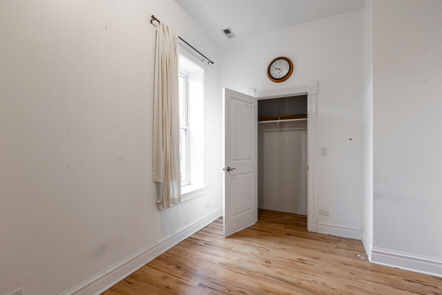 Building Photo - 1652 S Throop St