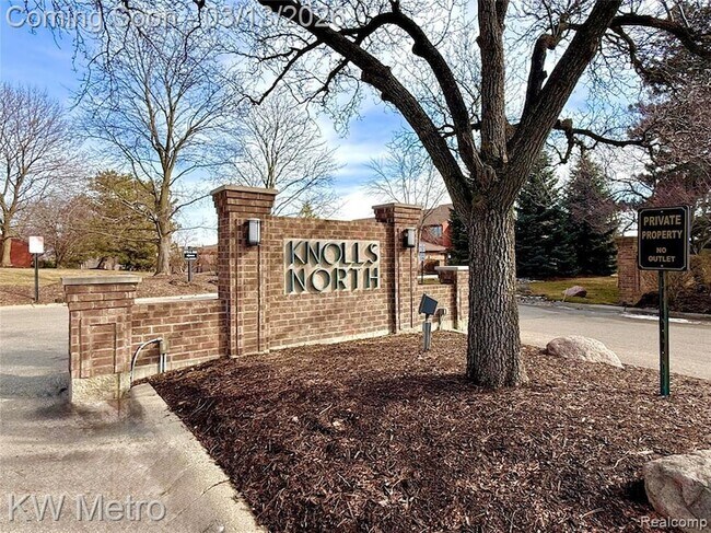 Building Photo - 875 GreenView Ct