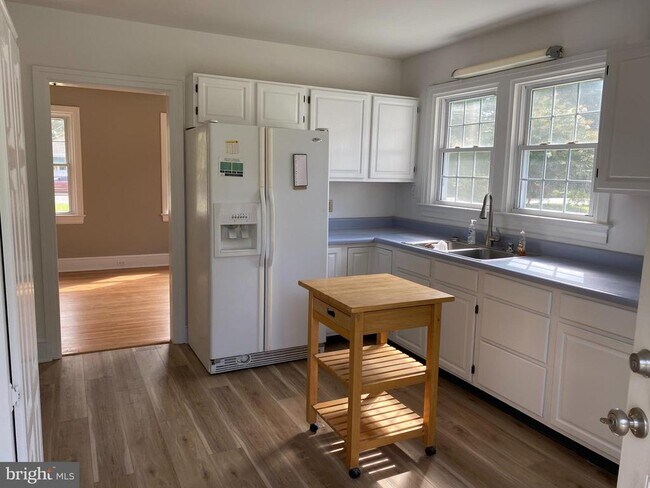 Building Photo - 531 S Washington St