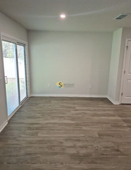 Building Photo - 7656 Mailes Ct