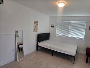 Building Photo - 1100 NW 71st St