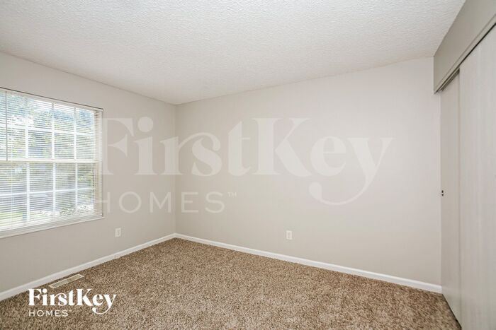 Building Photo - 3920 Pinetop Dr