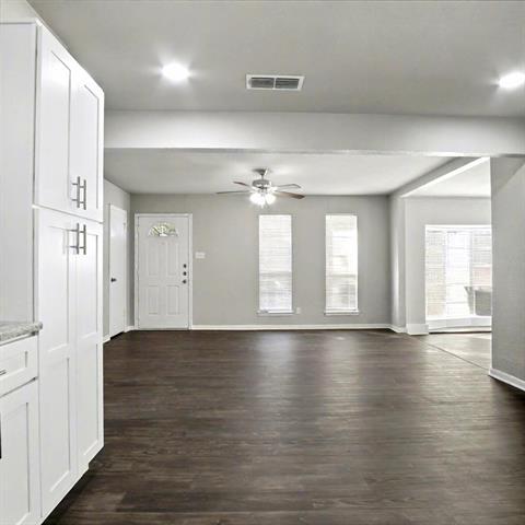 Building Photo - 1613 Continental Dr