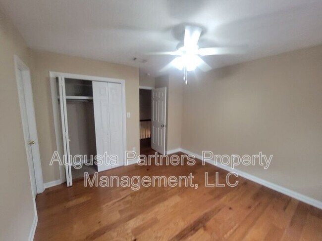 Building Photo - 288 Wakefield Ln S