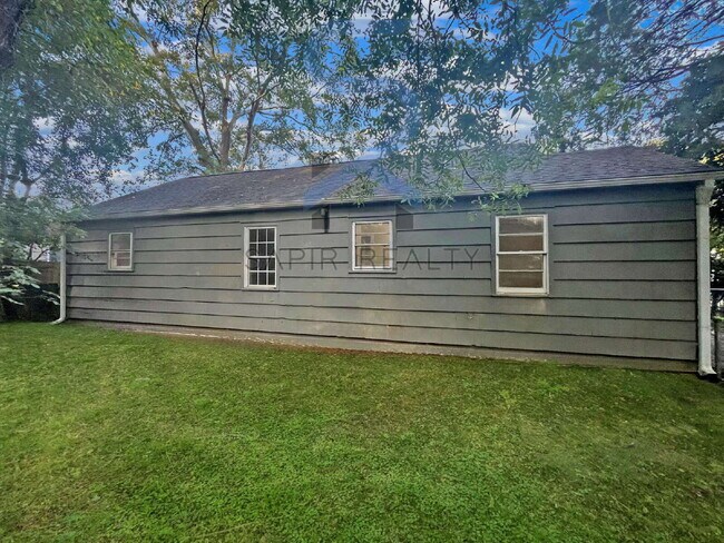 Building Photo - 2262 Jernigan Dr SE