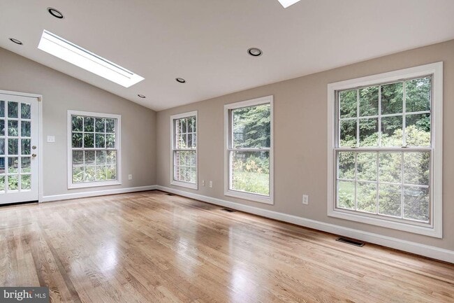 Building Photo - 5013 Brookdale Rd