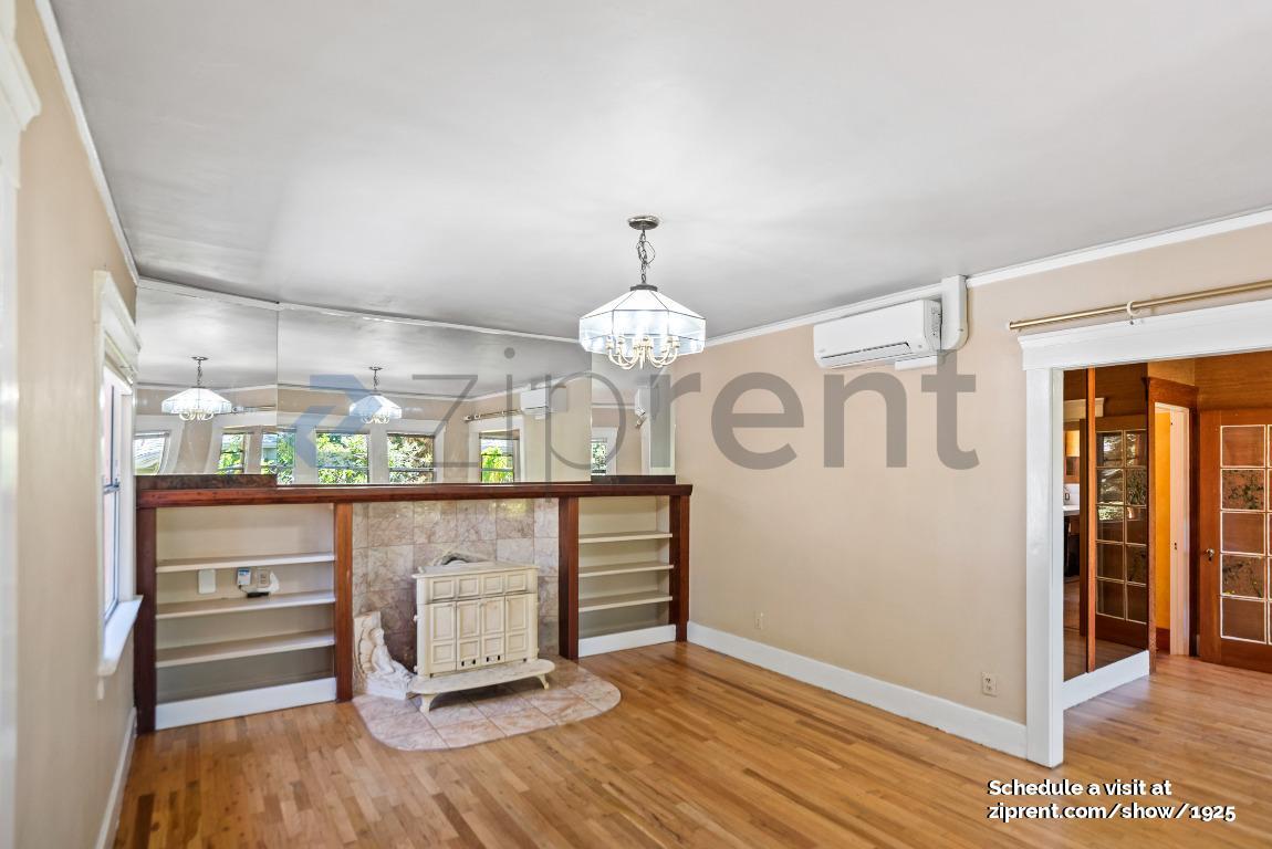 Building Photo - Unit
