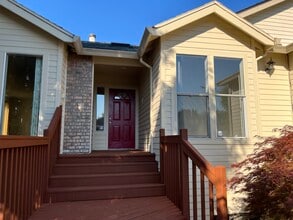 Building Photo - 15021 SE 130th Dr