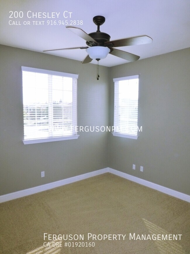 Building Photo - Fantastic Four Bedroom Home in Lincoln Cro...