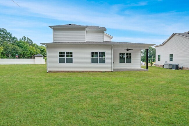 Building Photo - Ruby Floor Plan – 5BR/3BA New Construction Home Near Exit 4