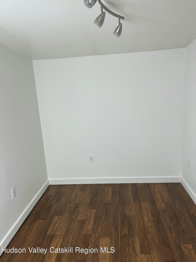 Building Photo - 48 Plattekill Dr