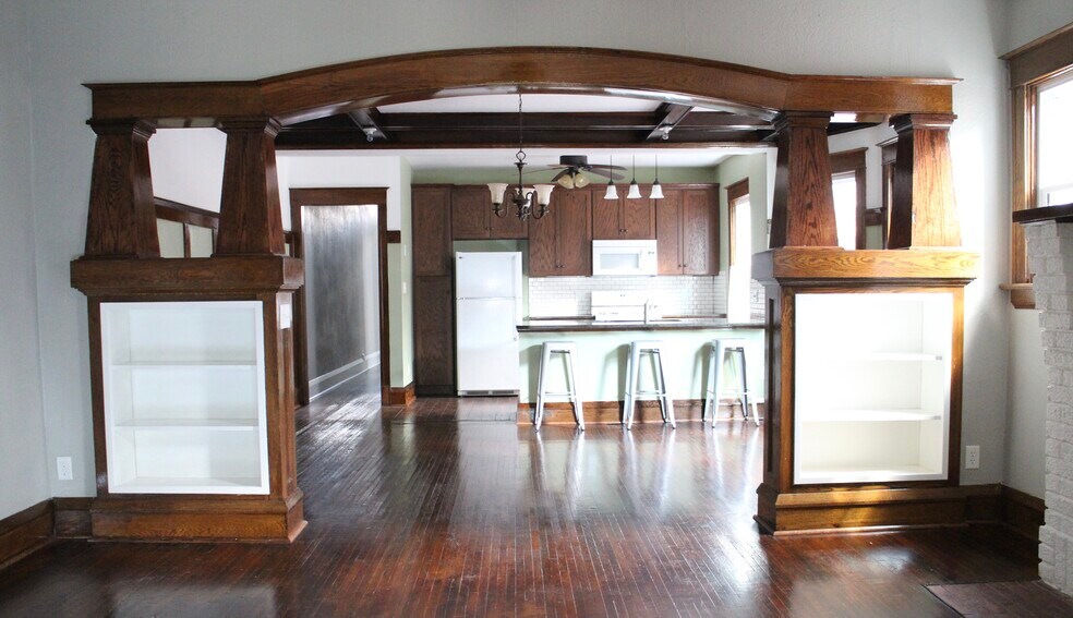 Building Photo - 1208 S 7th St