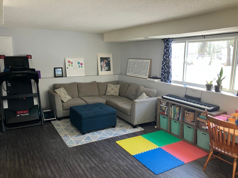 Building Photo - 8217 Logan Ave N