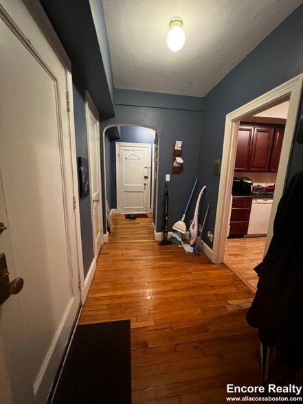 Building Photo - 1555 Beacon St