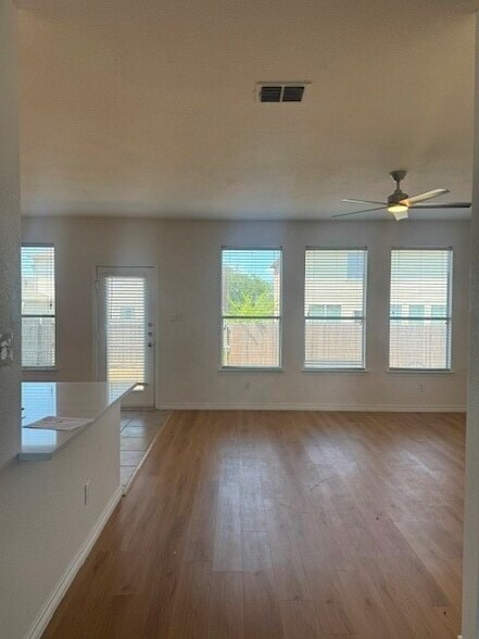 Building Photo - 2021 Brook Meadow Dr