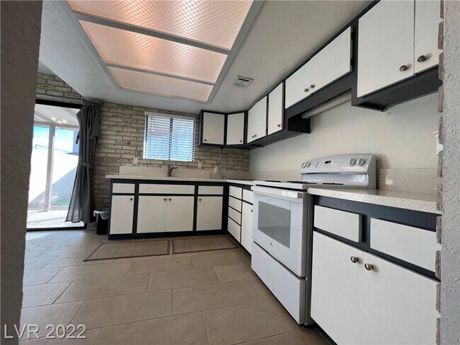 Building Photo - Immaculate two bedroom, two story town hom...