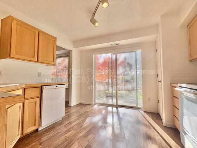 Building Photo - 1490 W Timor Ave