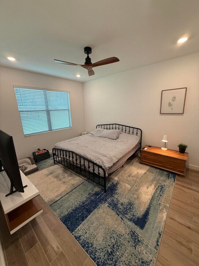 Building Photo - 1653 NE Ocean Dunes Dr