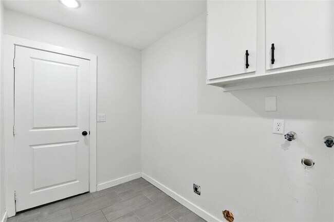 Building Photo - 4814 Warm Springs Rd