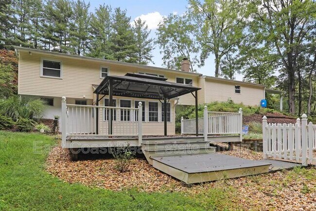 Building Photo - 3395 Canary Ct