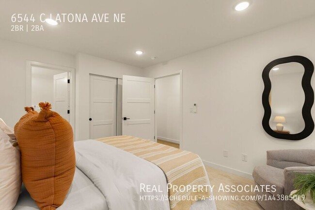 Building Photo - 6544 Latona Ave NE